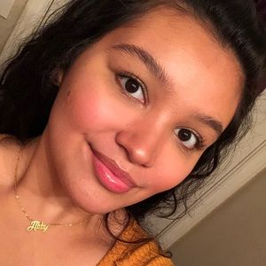 Meet your Posher, Abby